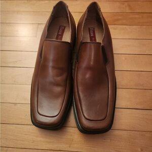 Bass Men's Tan Leather Slip-On Loafers